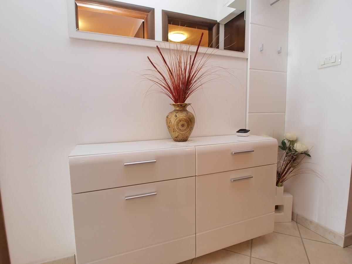 Apartments Milan 1048 Ρόβινι Εξωτερικό φωτογραφία